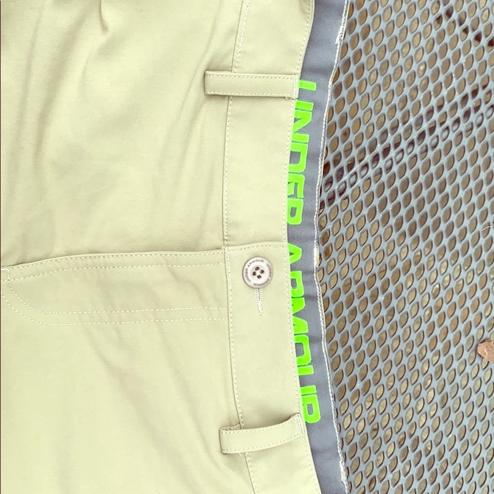 Under Armour ( golf material) match play style